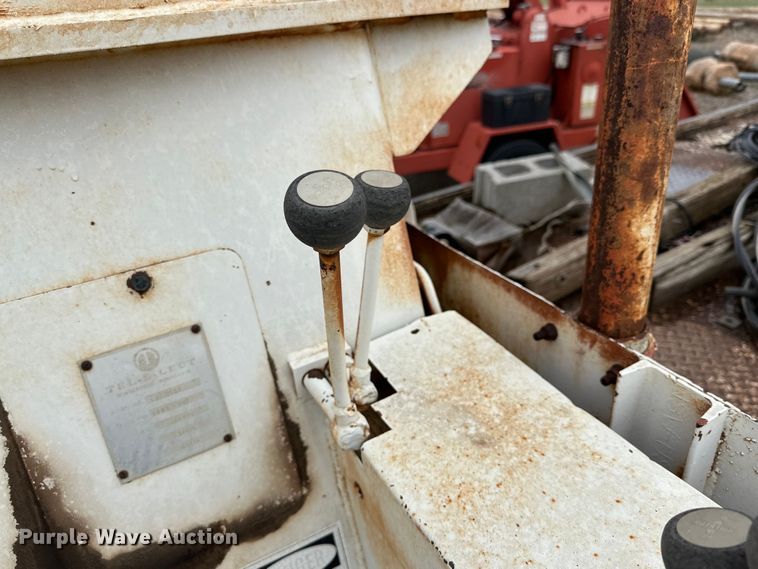 image for item DG4311 1982 Ford F603 digger derrick truck