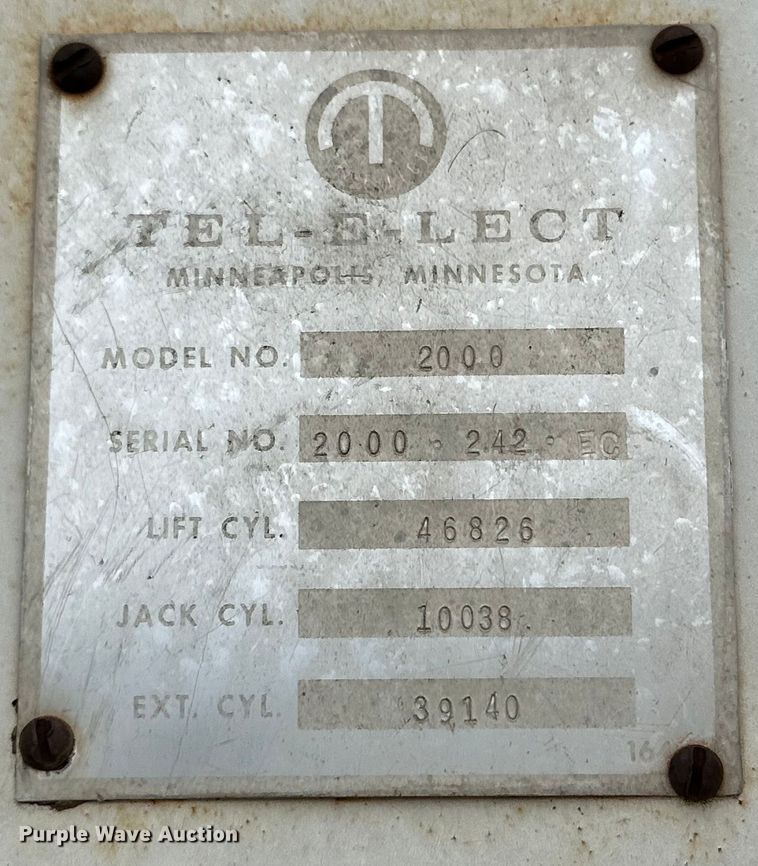 image for item DG4311 1982 Ford F603 digger derrick truck