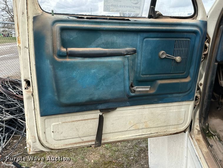 image for item DG4311 1982 Ford F603 digger derrick truck