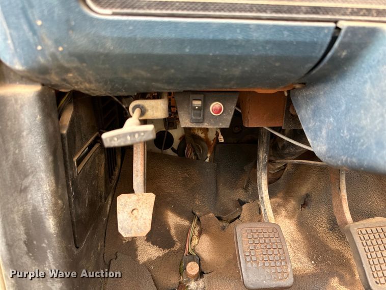 image for item DG4311 1982 Ford F603 digger derrick truck