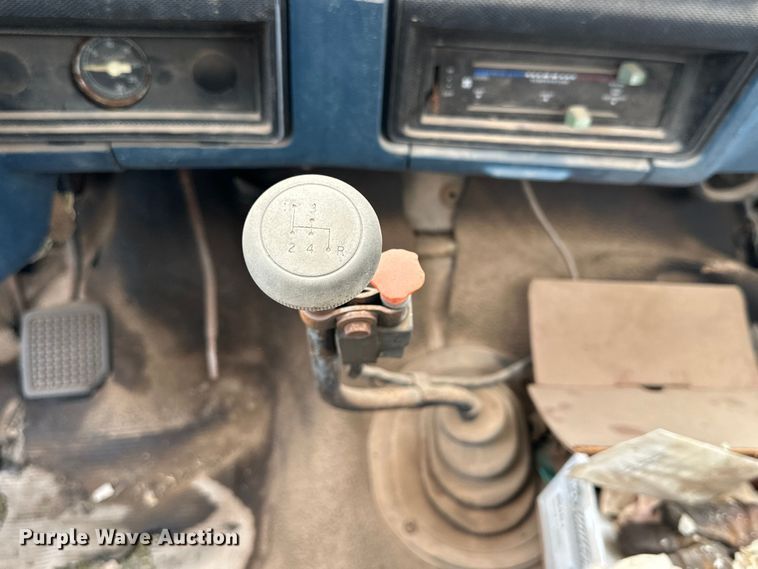 image for item DG4311 1982 Ford F603 digger derrick truck