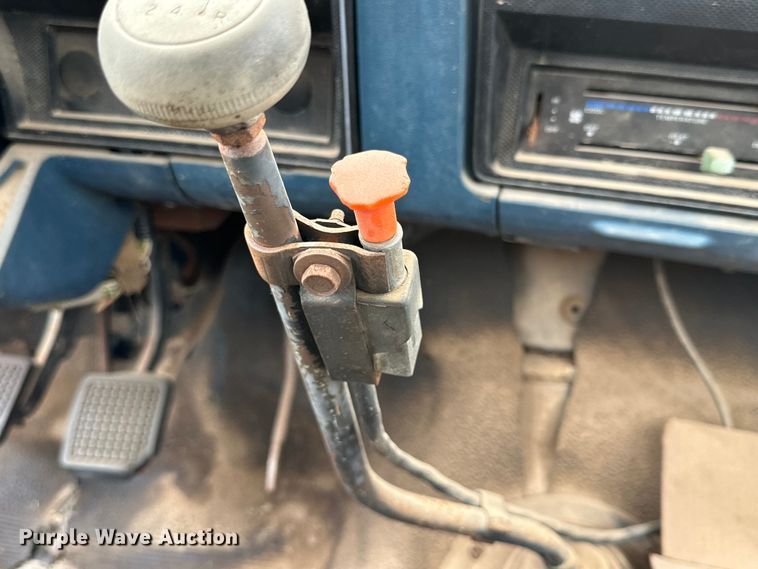 image for item DG4311 1982 Ford F603 digger derrick truck