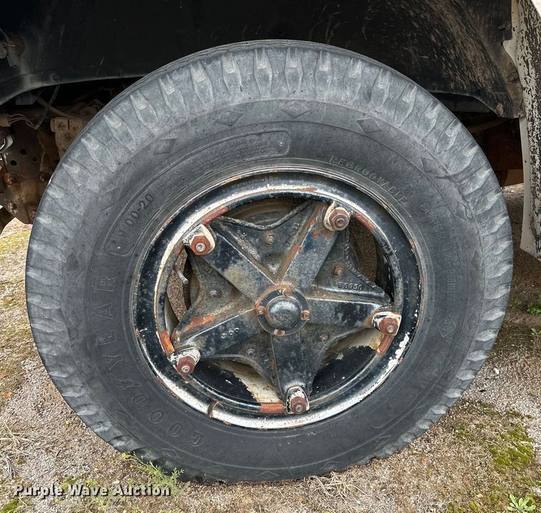 image for item DG4311 1982 Ford F603 digger derrick truck