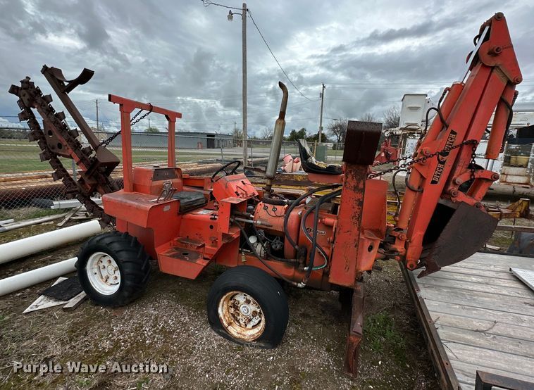 image for item DG4312 Ditch Witch R40 trencher