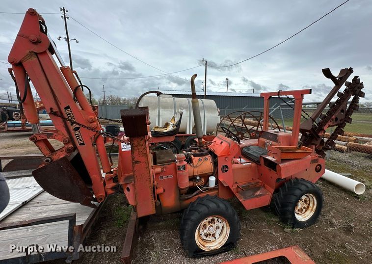 image for item DG4312 Ditch Witch R40 trencher