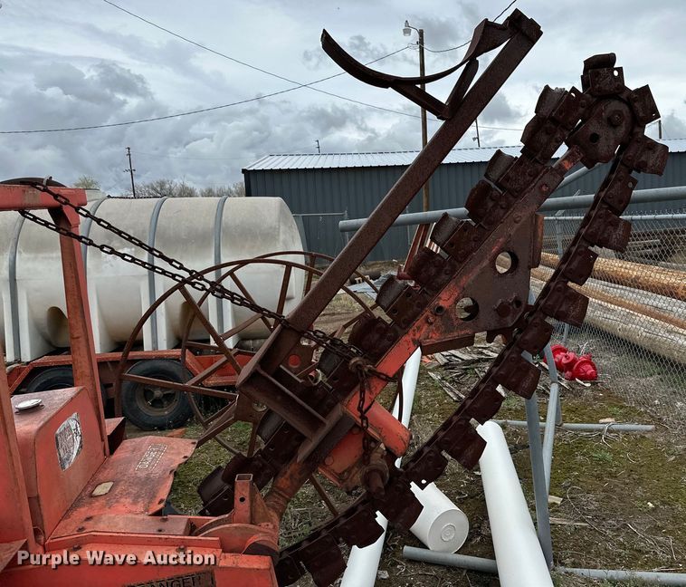 image for item DG4312 Ditch Witch R40 trencher