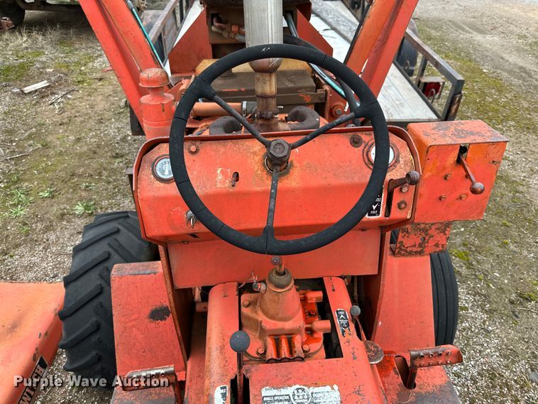 image for item DG4312 Ditch Witch R40 trencher