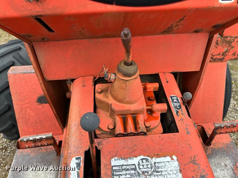 image for item DG4312 Ditch Witch R40 trencher