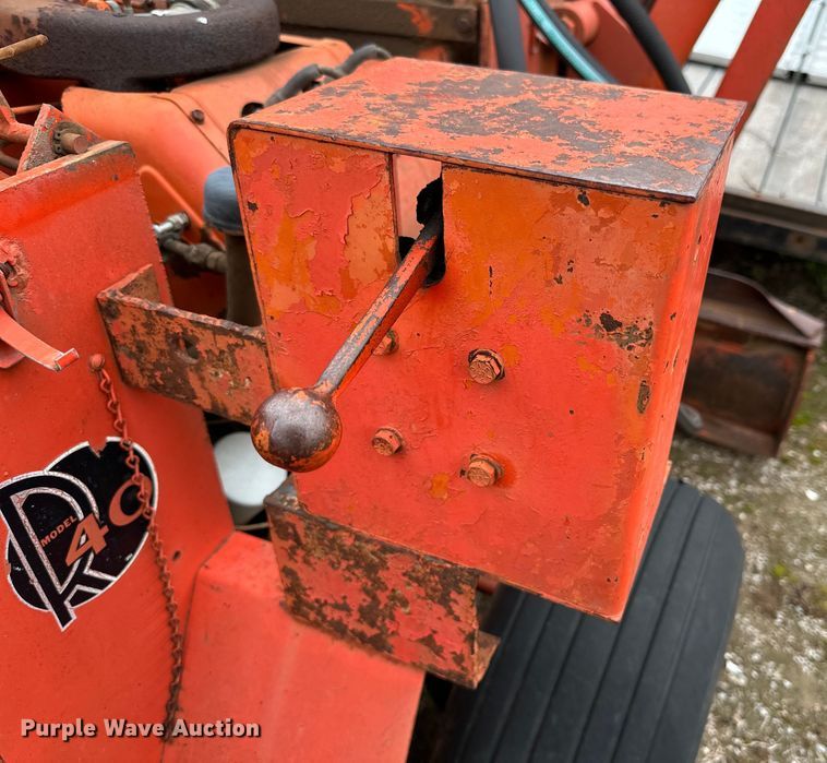 image for item DG4312 Ditch Witch R40 trencher