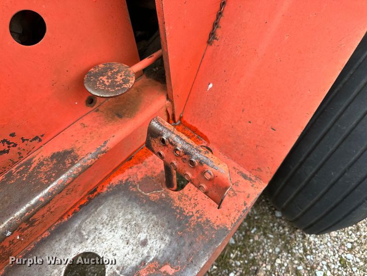 image for item DG4312 Ditch Witch R40 trencher