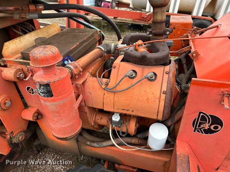 image for item DG4312 Ditch Witch R40 trencher