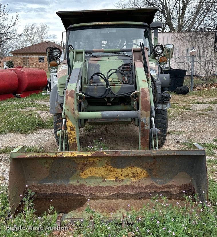 image for item DG4313 1988 Freightliner Unimog emplacement excavator