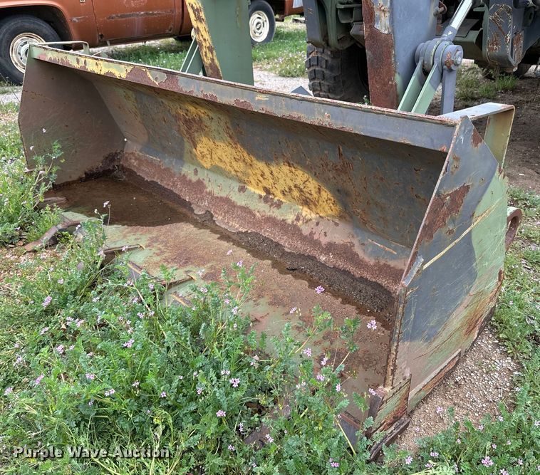 image for item DG4313 1988 Freightliner Unimog emplacement excavator