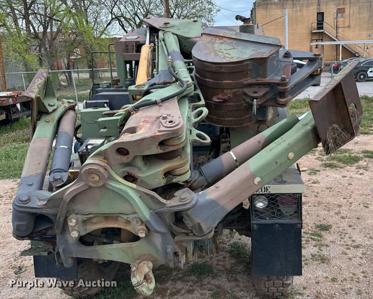 image for item DG4313 1988 Freightliner Unimog emplacement excavator