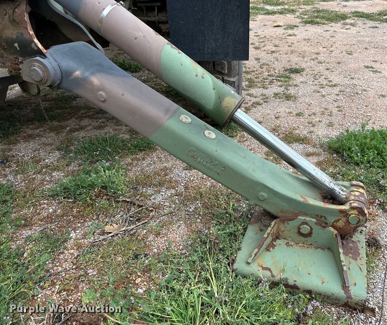 image for item DG4313 1988 Freightliner Unimog emplacement excavator