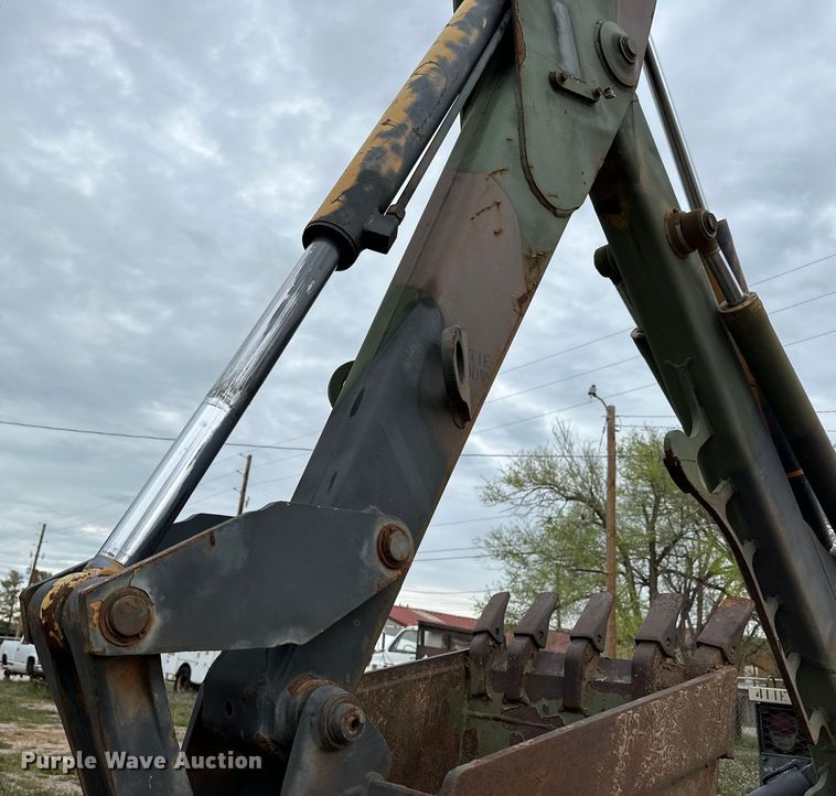 image for item DG4313 1988 Freightliner Unimog emplacement excavator