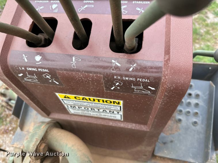 image for item DG4313 1988 Freightliner Unimog emplacement excavator