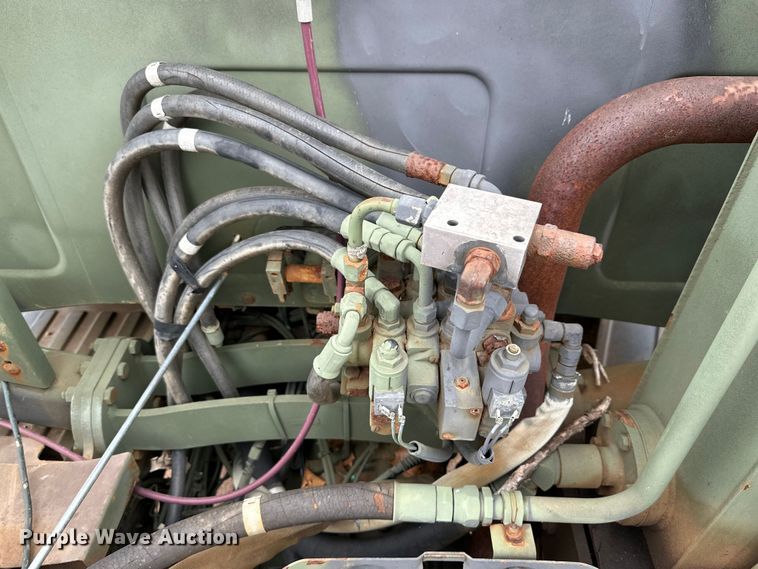 image for item DG4313 1988 Freightliner Unimog emplacement excavator