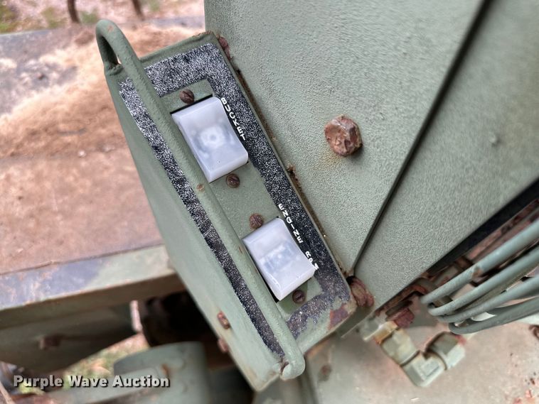 image for item DG4313 1988 Freightliner Unimog emplacement excavator