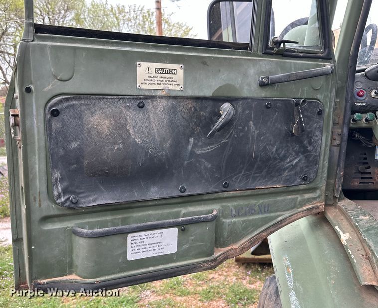 image for item DG4313 1988 Freightliner Unimog emplacement excavator