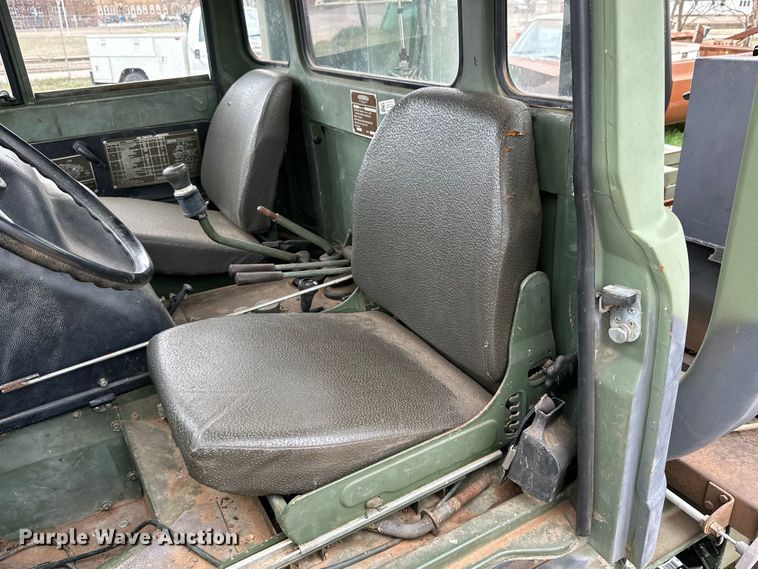 image for item DG4313 1988 Freightliner Unimog emplacement excavator