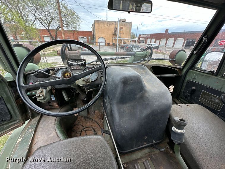 image for item DG4313 1988 Freightliner Unimog emplacement excavator