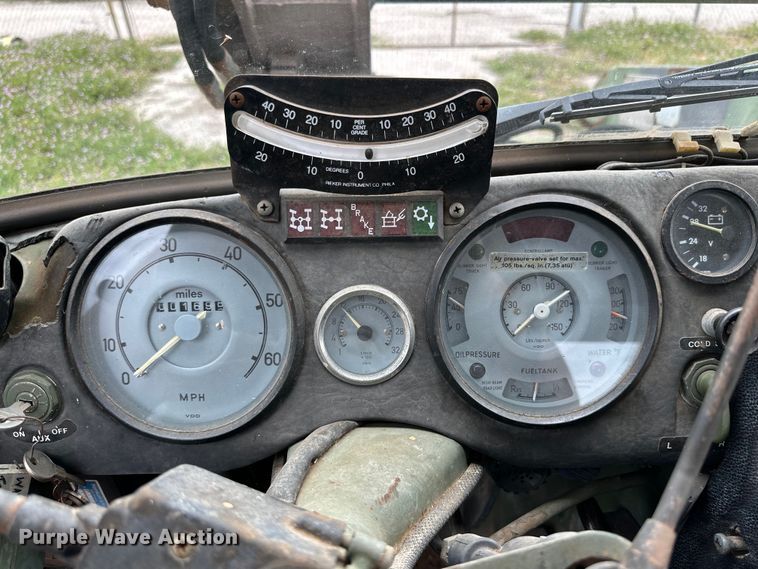 image for item DG4313 1988 Freightliner Unimog emplacement excavator