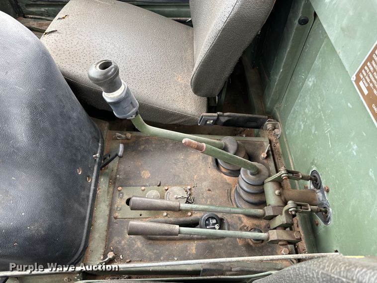 image for item DG4313 1988 Freightliner Unimog emplacement excavator