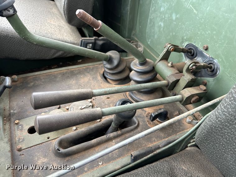 image for item DG4313 1988 Freightliner Unimog emplacement excavator