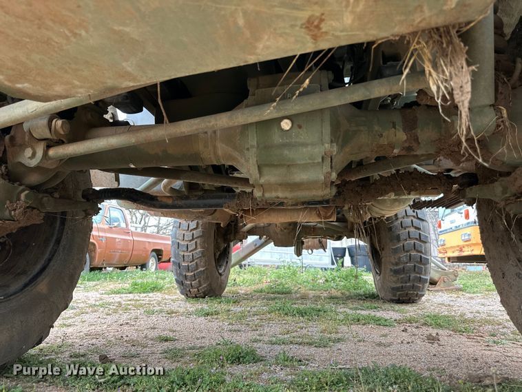 image for item DG4313 1988 Freightliner Unimog emplacement excavator