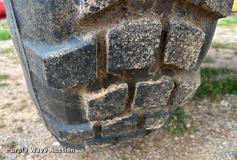 image for item DG4313 1988 Freightliner Unimog emplacement excavator