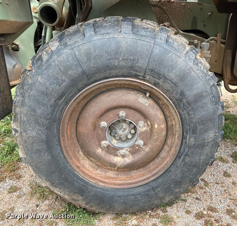 image for item DG4313 1988 Freightliner Unimog emplacement excavator