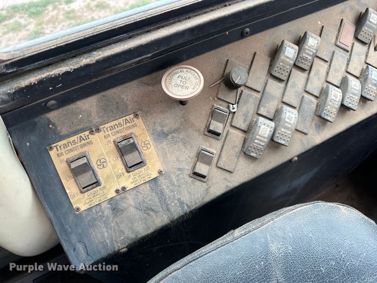 image for item DG4314 1996 Thomas Built school bus