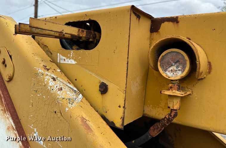 image for item DG4316 1968 Ford 600 bucket truck