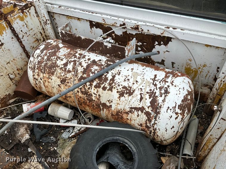 image for item DG4316 1968 Ford 600 bucket truck