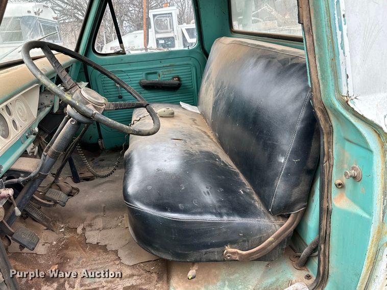 image for item DG4316 1968 Ford 600 bucket truck