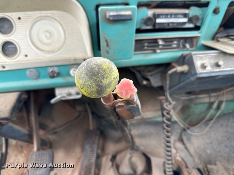 image for item DG4316 1968 Ford 600 bucket truck
