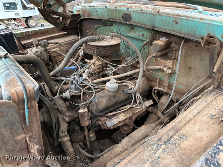 image for item DG4316 1968 Ford 600 bucket truck