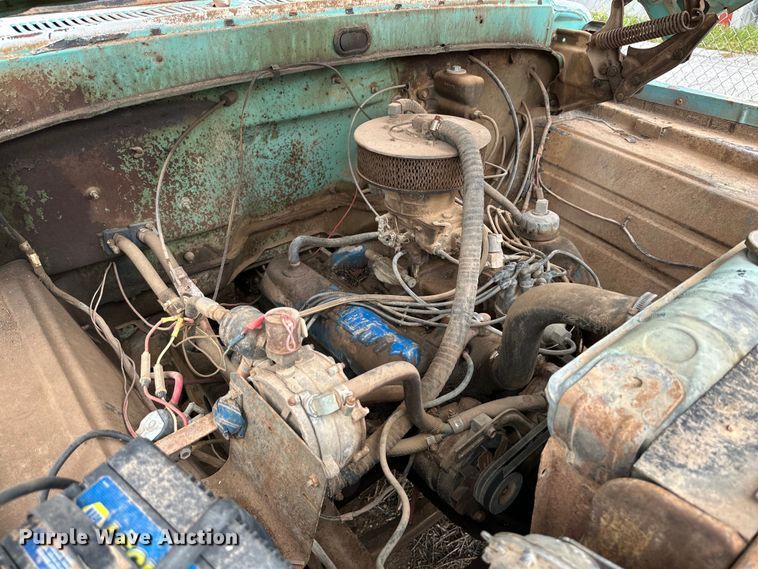 image for item DG4316 1968 Ford 600 bucket truck