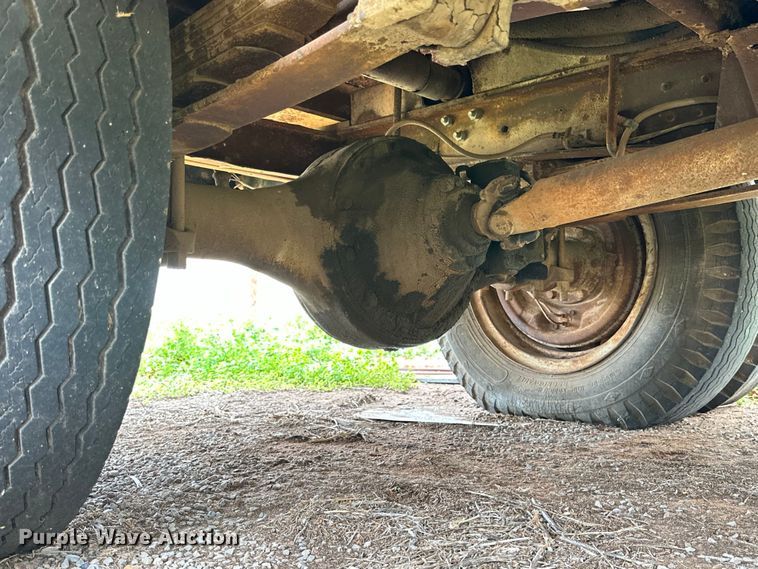 image for item DG4316 1968 Ford 600 bucket truck