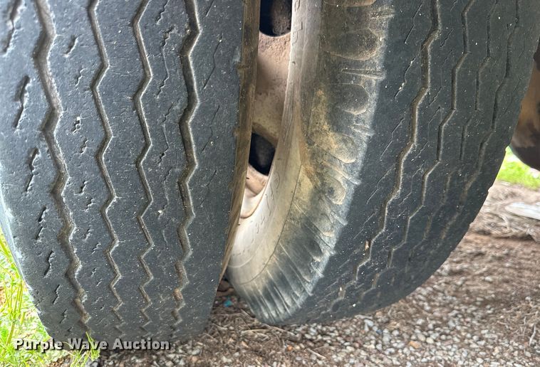 image for item DG4316 1968 Ford 600 bucket truck