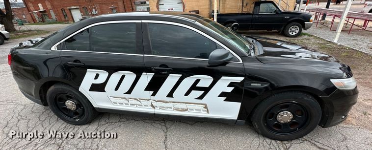 image for item DG4319 2013 Ford Taurus Police Interceptor 