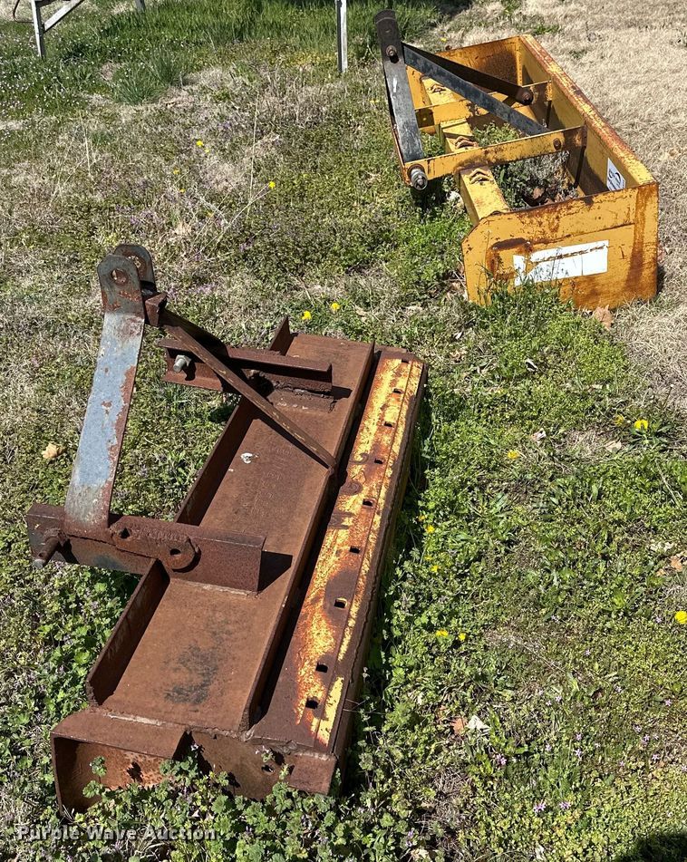 image for item DG4324 (2) box blades 