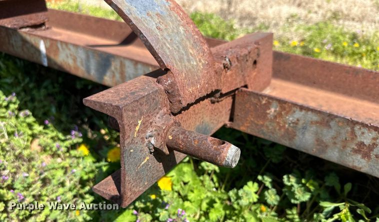 image for item DG4324 (2) box blades 