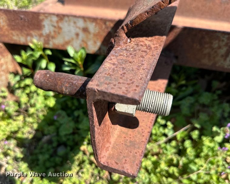 image for item DG4324 (2) box blades 