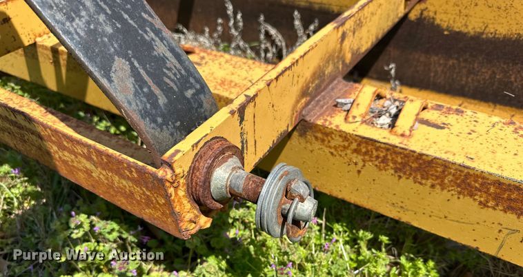 image for item DG4324 (2) box blades 