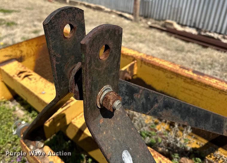 image for item DG4324 (2) box blades 