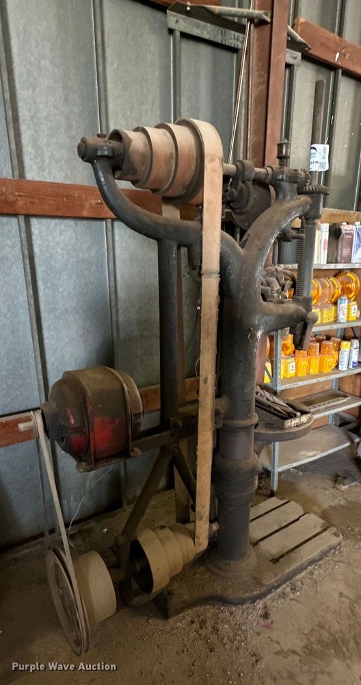 image for item DG4351 Cadillac Machinery drill press