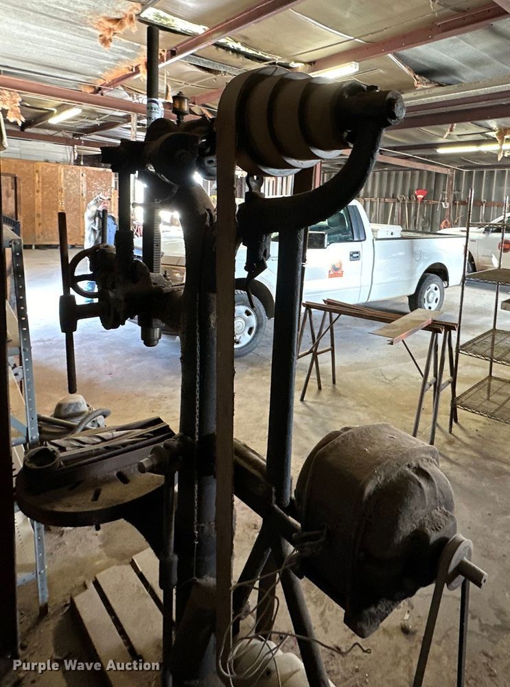 image for item DG4351 Cadillac Machinery drill press