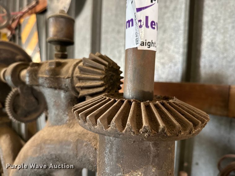 image for item DG4351 Cadillac Machinery drill press